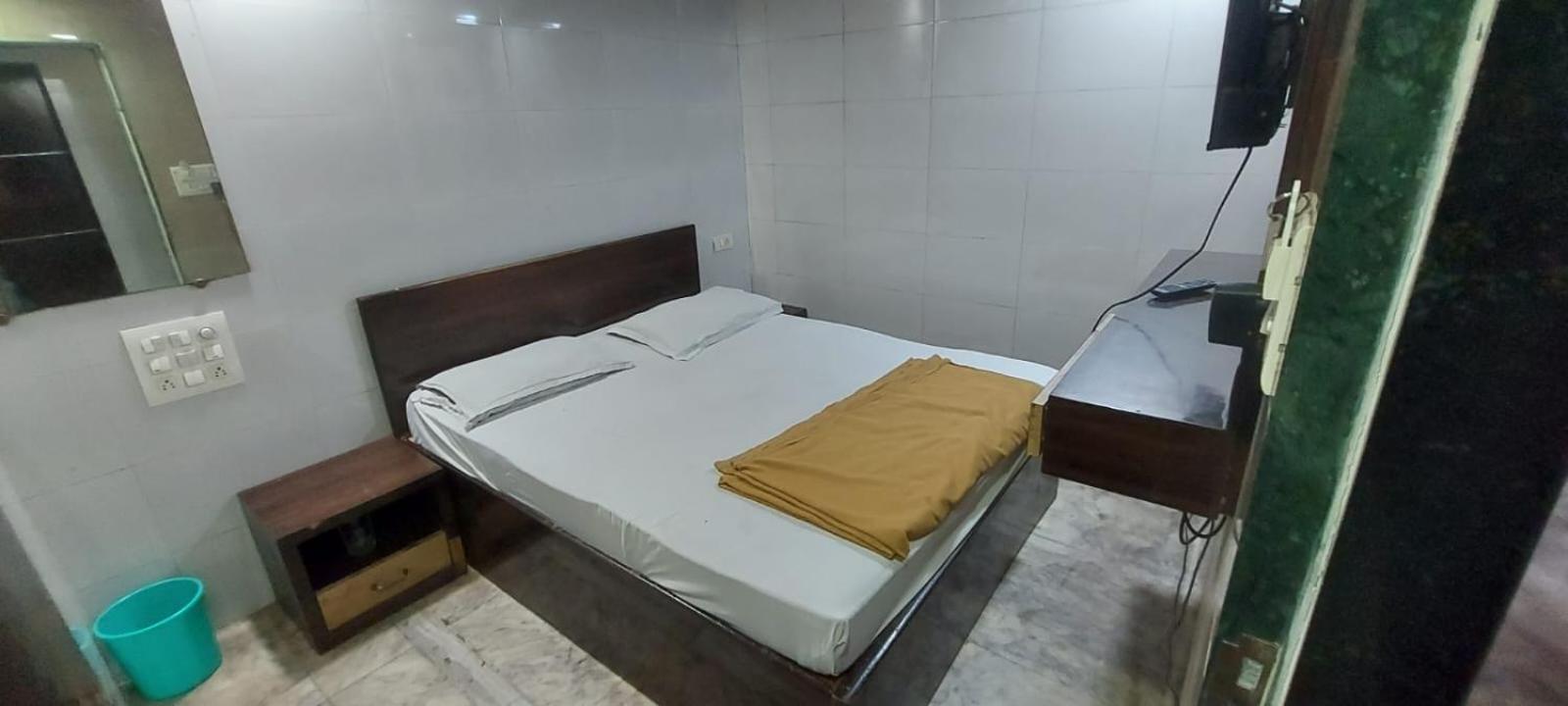Glitz Hotels Sai Guest House - Nr Inorbit Mall Vashi Нави Мумбаи Экстерьер фото